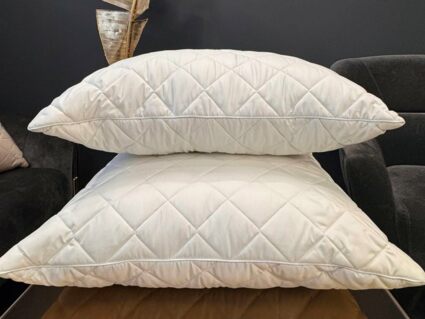 Подушка Софи де Марко Luna (крем) 70х70